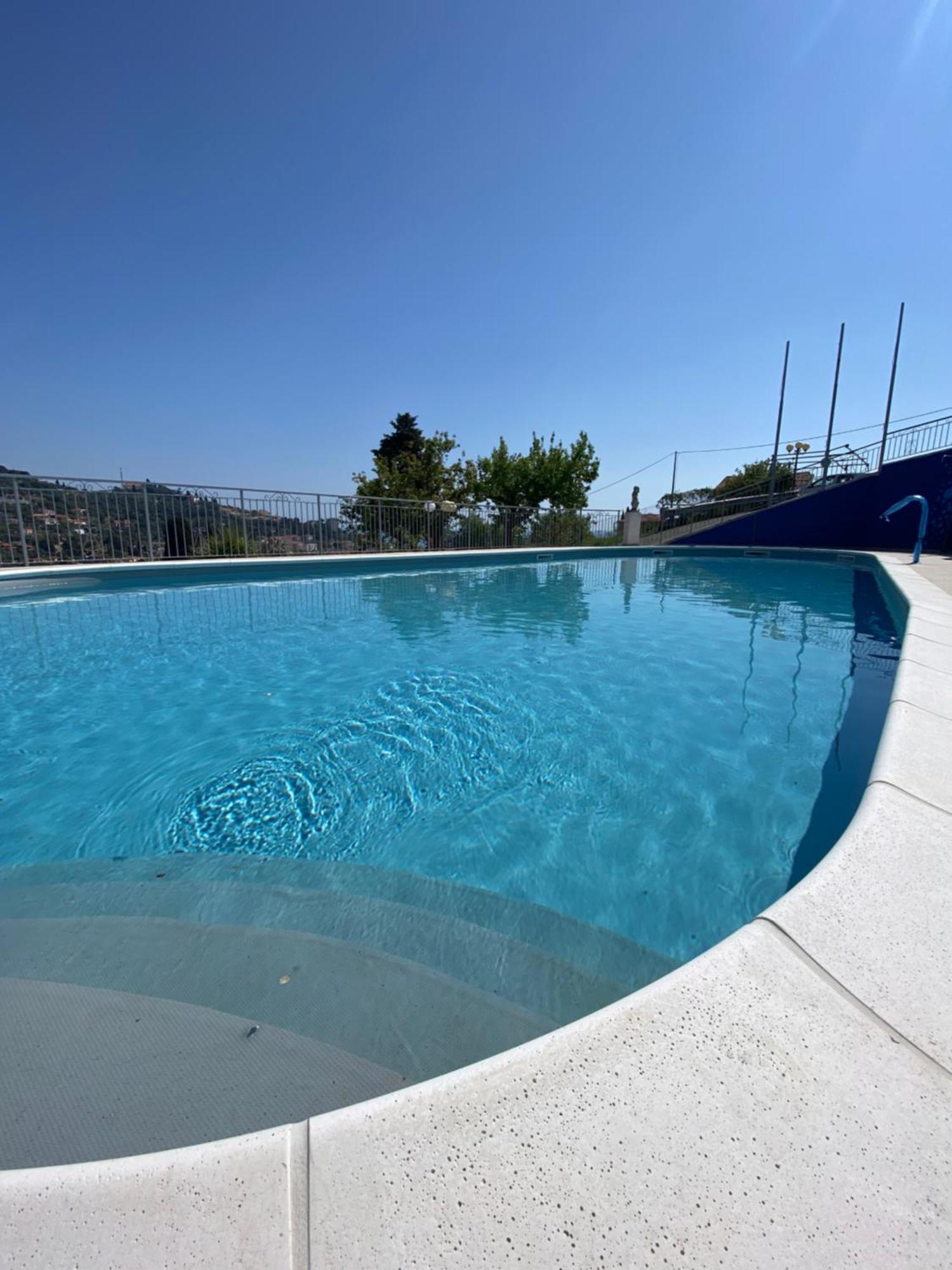 Residence Hotel Edy Imperia Exterior photo