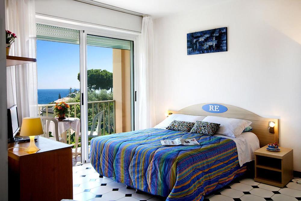 Residence Hotel Edy Imperia Exterior photo