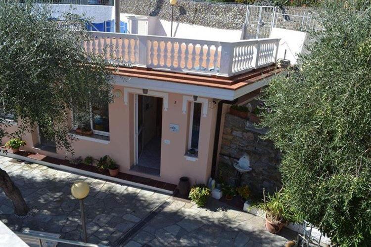 Residence Hotel Edy Imperia Exterior photo